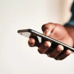 Телефон в руках