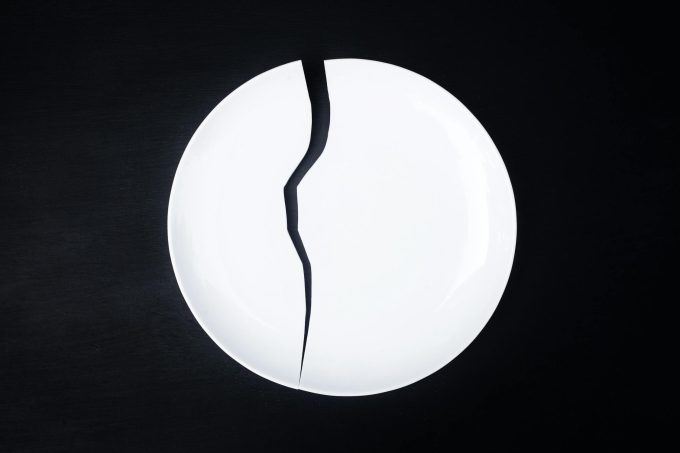 Разбитая тарелка