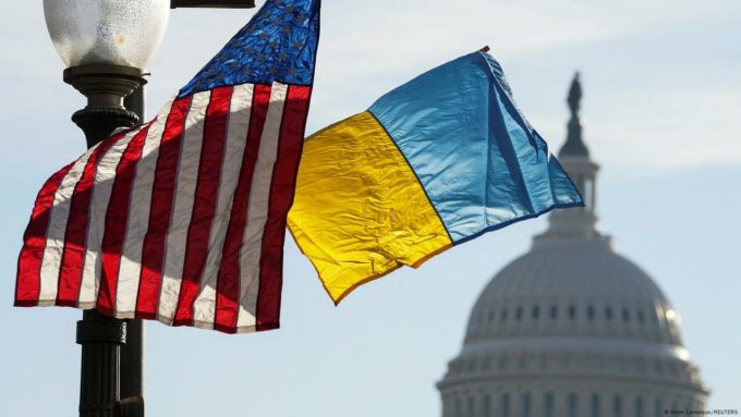 Флаги США и Украины
