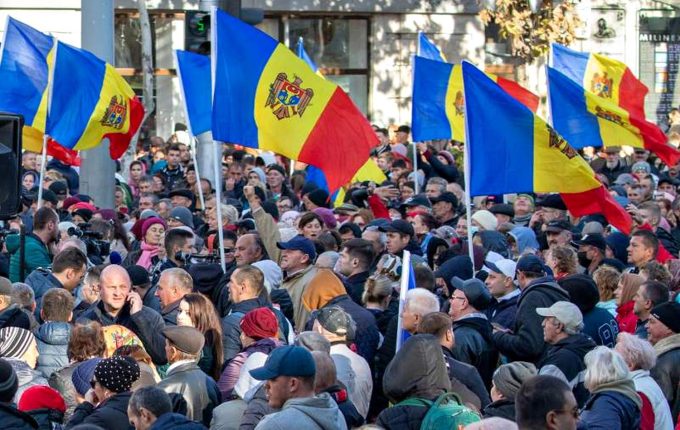 Митинг в Молдове.