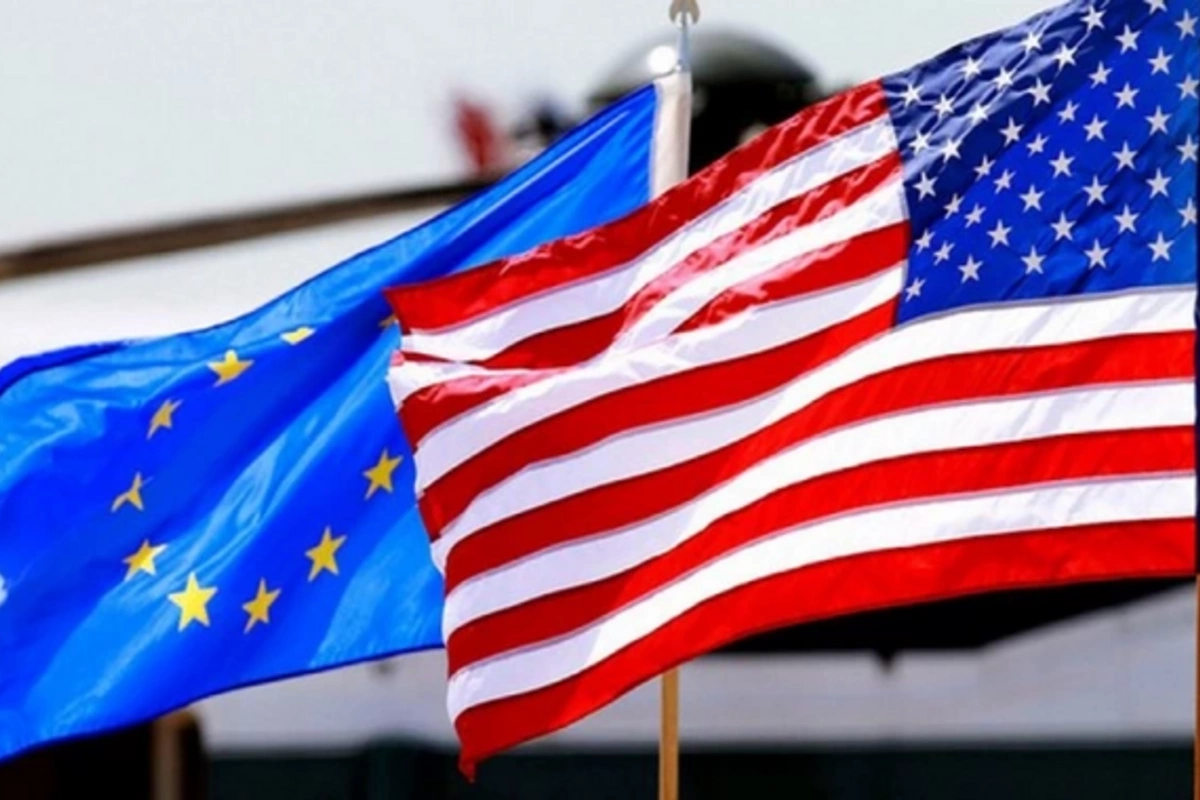 Флаги США и ЕС